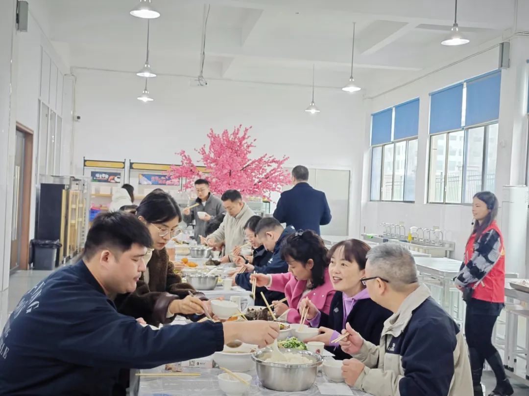 “財(cái)信人壽邵陽(yáng)中支工會(huì)活動(dòng)”在天香大健康產(chǎn)業(yè)園圓滿(mǎn)舉行