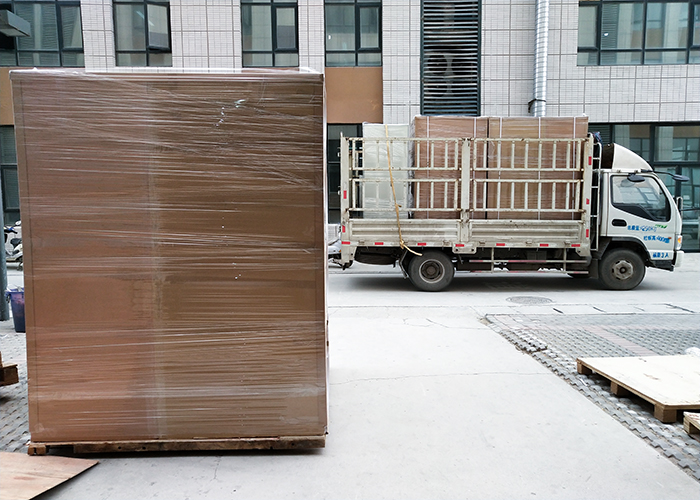 包裝車間風淋室發(fā)貨現(xiàn)場